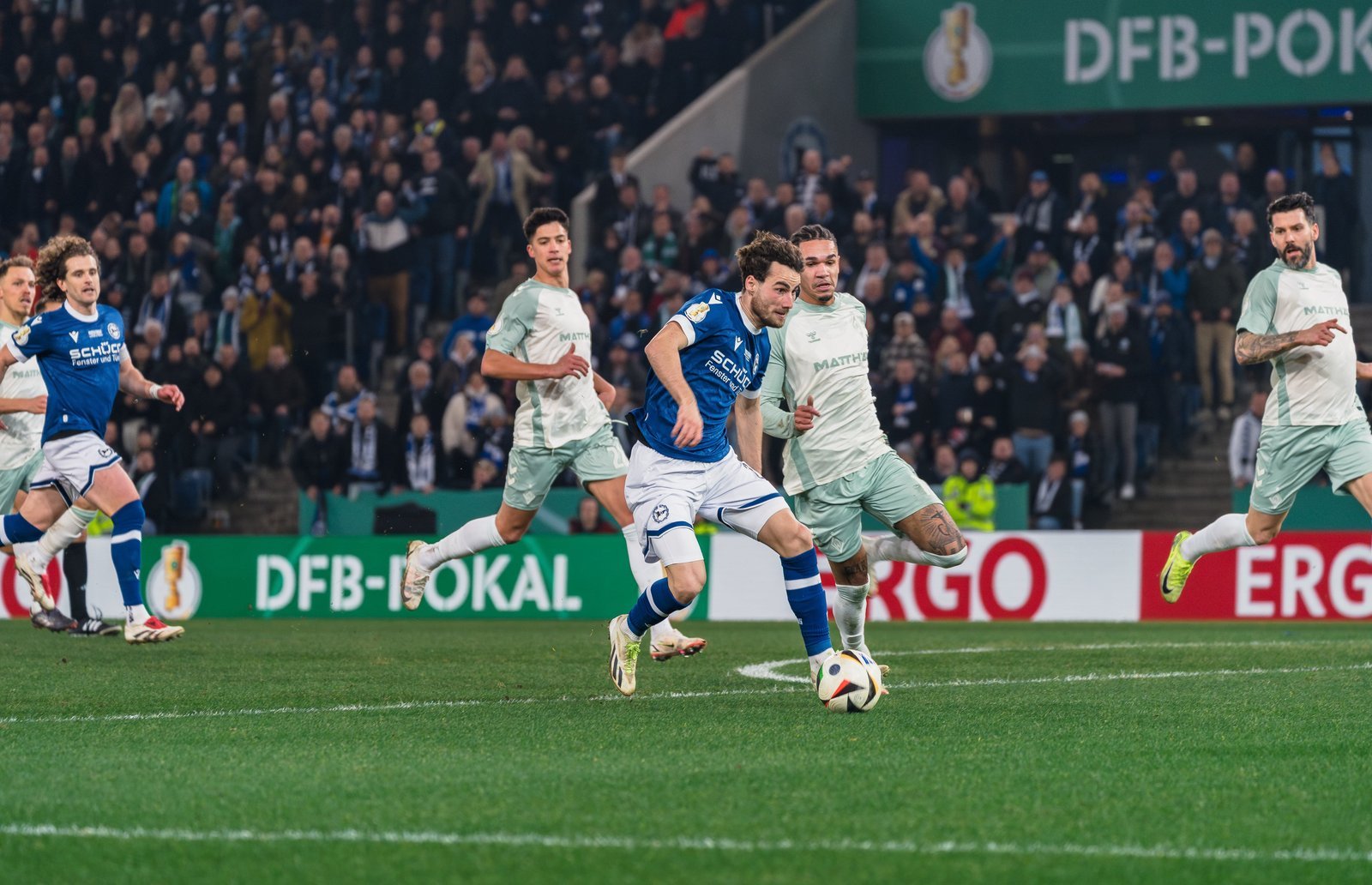 华体会官网-德国杯前瞻：比勒菲尔德盼再上演黑马奇迹，云达不莱梅多人伤缺