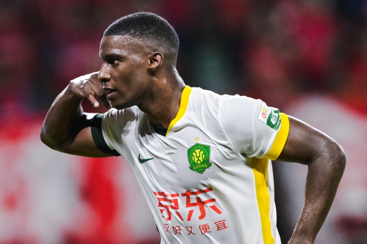 记者：国安没这个实力三线齐发，联赛、足协杯、亚冠二要做好取舍